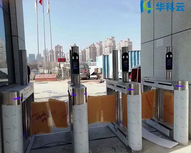 公司采用刷脸进门，不用担心安全问题