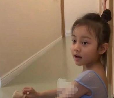 李小璐女儿苦练舞蹈，海清儿子啥都学：明星为什么让孩子学特长？